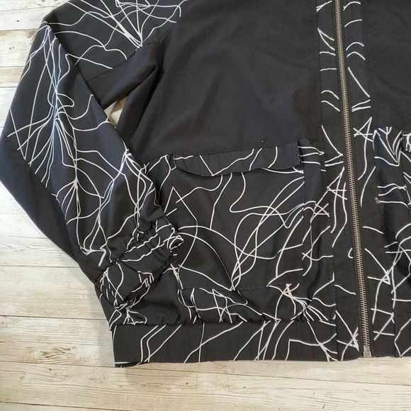 Fabletics Full Zip Hooded Jiae Jacket Women’s XXL Black With White‎ Line Design - Picture 5 of 15